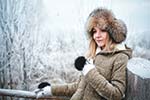 Frau Winterlandschaft