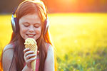 Kind mit Eis
